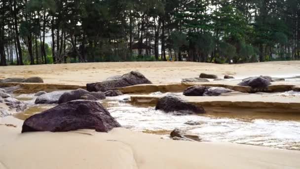 Háttér strand, Nai Thon Beach, Bright, Phuket Thaiföld, délelőtti fény. — Stock videók