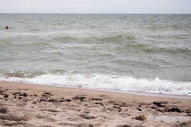 Sahilde güzel dalga