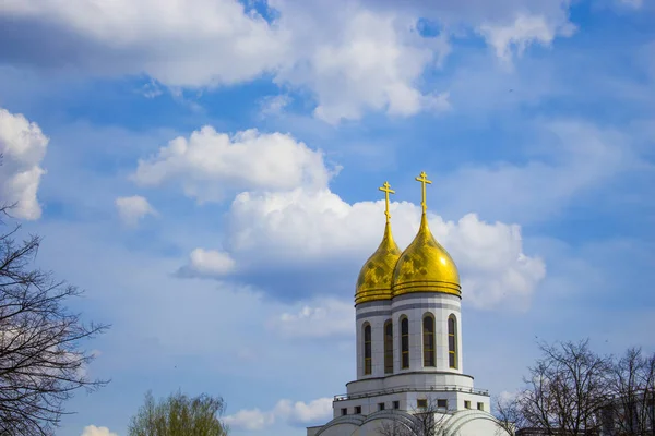 Gyllene Taket Domkyrkan Mot Den Blå Himlen — Stockfoto