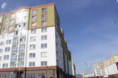 mavi gökyüzüne karşı güzel mimari bina yakın çekim 1