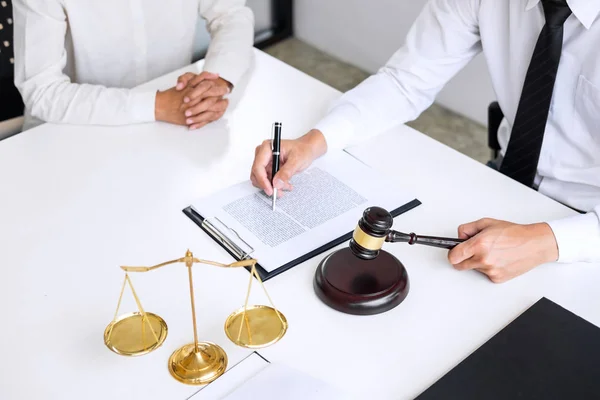 Businesspeople Lawyer Having Team Meeting Discussing Agreement Contract Documents Judge — Stock Photo, Image