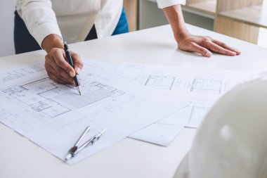 Proje, mimar ya da ilerleme, inşaat ve yapı kavramı içinde mimari projesi için plan üzerinde çalışan için çalışma alanı öğeleri araçları.