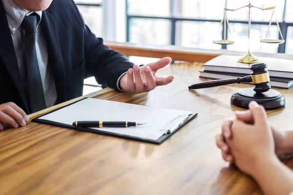 Male Lawyer Judge Consult Having Team Meeting Client Law Legal — Stock Photo, Image