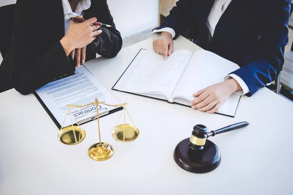 Teamwork Van Zakelijke Advocaat Collega Raadpleging Conferentie Van Professionele Vrouwelijke — Stockfoto