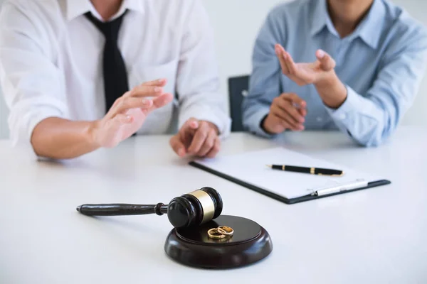 Contract Besluit Van Echtscheiding Ontbinding Annulering Van Het Huwelijk Man — Stockfoto