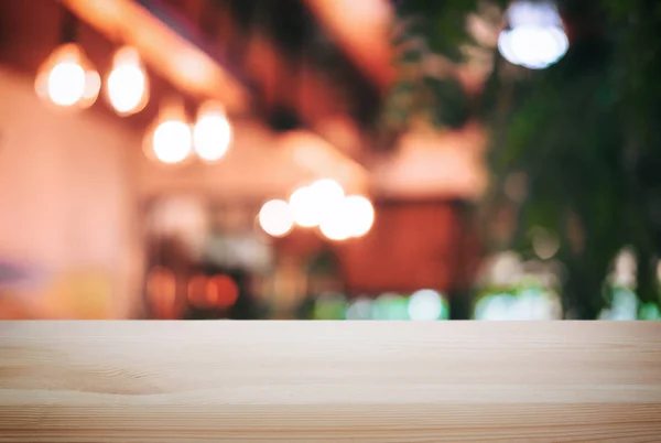 Mesa Madera Vacía Fondo Borroso Abstracto Frente Restaurante Cafetería Para — Foto de Stock