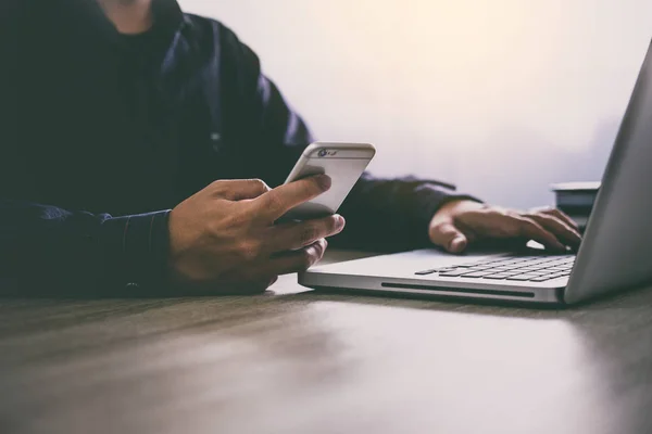 Profissional Trabalho Homem Negócios Ocupado Trabalhando Laptop Telefone Celular Para — Fotografia de Stock