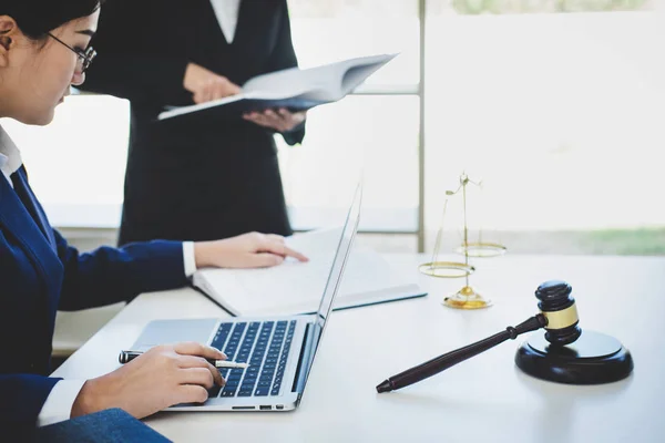 Trabalho Equipe Colegas Advogado Negócios Consulta Conferência Advogados Femininos Profissionais — Fotografia de Stock