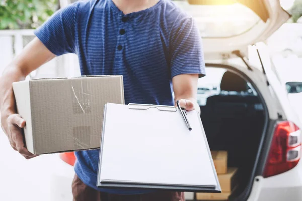 Lieferservice Nach Hause Und Arbeit Mit Servicegedanken Zusteller Mit Boxen — Stockfoto