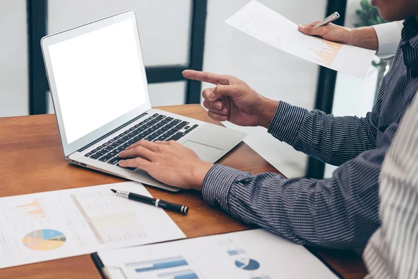 Colegas Equipe Negócios Reúnem Para Conferência Investidor Profissional Trabalhando Discutindo — Fotografia de Stock