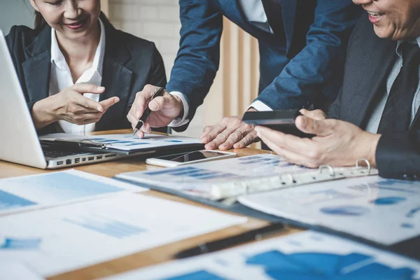 Reunião Equipe Negócios Presente Consulta Colegas Investidores Conferência Novo Plano — Fotografia de Stock