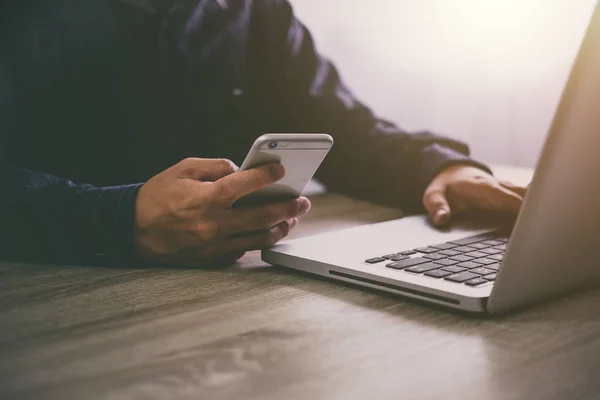 Profissional Trabalho Homem Negócios Ocupado Trabalhando Laptop Telefone Celular Para — Fotografia de Stock