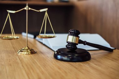 Kitap adaletin terazisi ve tokmak sondaj blok ve hukuk mahkeme, Adalet ve hukuk kavramı sözleşmede Yargıç ile çalışmak için.