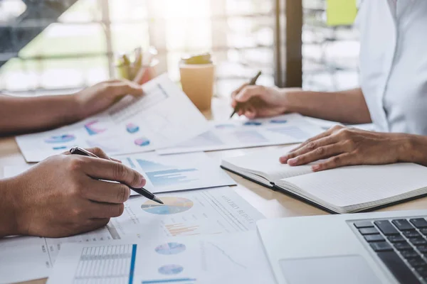 Besprechung Des Geschäftsteams Das Mit Dem Neuen Startup Projekt Arbeitet — Stockfoto