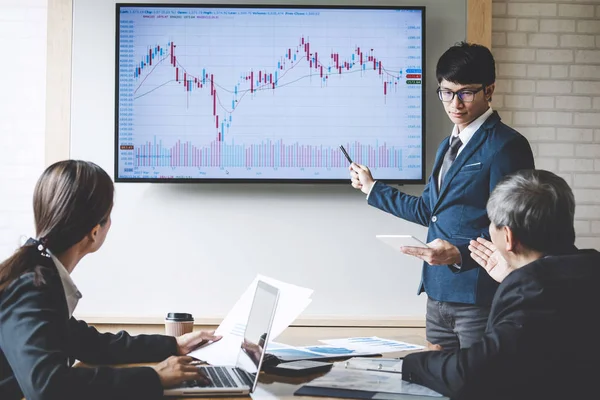 Mensen Uit Het Bedrijfsleven Zijn Werken Office Presentatie Voor Baas — Stockfoto