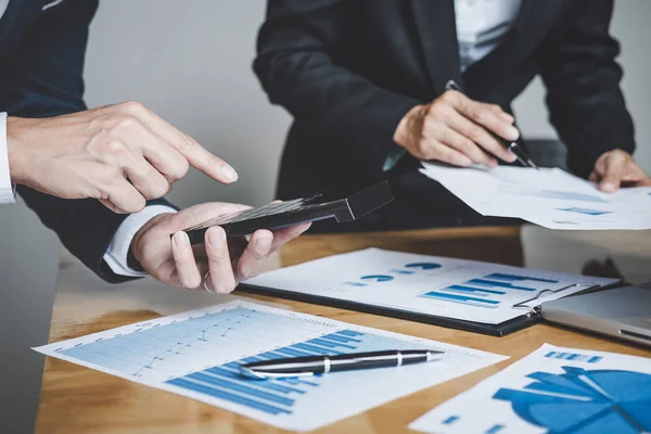 Reunião Equipe Negócios Presente Consulta Colegas Investidores Conferência Novo Plano — Fotografia de Stock