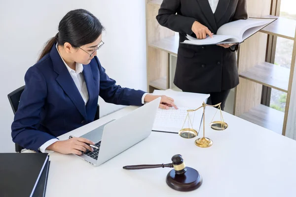 Trabalho Equipe Colegas Advogado Negócios Consulta Conferência Advogados Femininos Profissionais — Fotografia de Stock