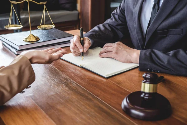 Businesswoman Male Lawyer Judge Consult Having Team Meeting Client Law — Stock Photo, Image