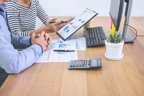 Team Zakenvergadering Werken Met Nieuw Opstarten Project Discussie Analyse Gegevens — Stockfoto