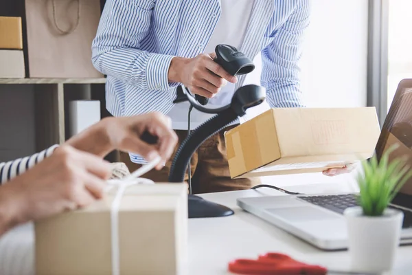 Envío Ventas Línea Servicio Entrega Del Dueño Del Empresario Pequeña —  Fotos de Stock