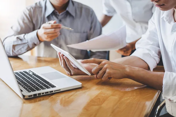 Reunión Grupo Gente Negocios Inicio Equipo Compañeros Trabajo Creativos Jóvenes — Foto de Stock