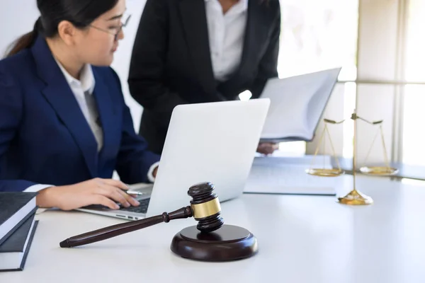 Teamwork Van Zakelijke Advocaat Collega Raadpleging Conferentie Van Professionele Vrouwelijke — Stockfoto