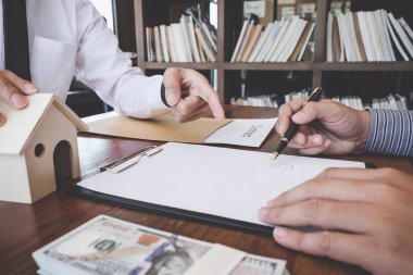 Kira kavramı, broker Ajan sunmak için ev ve ayrıntılı müşteri üye formu anlaşması, ev modeli için karar bir ev Emlak Kredi Müşterisi için başvurun.