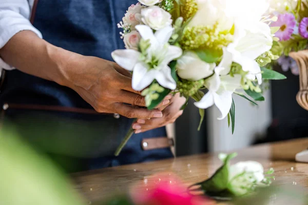 Arranging Artificial Flowers Vest Decoration Home Young Woman Florist Work — Stock Photo, Image