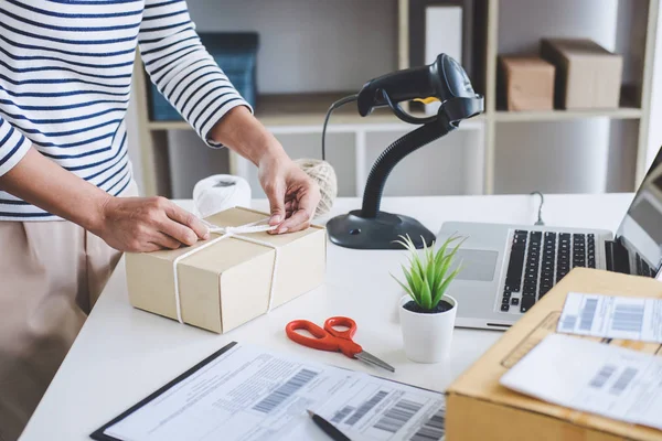 Serviço Entrega Proprietário Pequenas Empresas Caixa Embalagem Trabalho Empresário Trabalhando — Fotografia de Stock