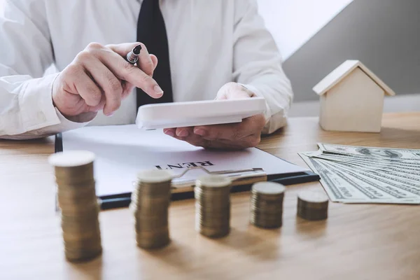 Financiamiento Negocios Contabilidad Banca Concepto Hombre Negocios Haciendo Finanzas Calcular — Foto de Stock