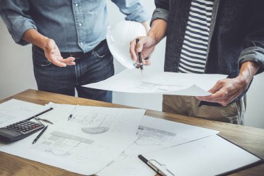 Mimari mühendis ekip çalışması toplantı, çizim ve için çalışma 