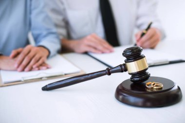 Boşanma (fesih veya iptal) evlilik, hus kararnamenin