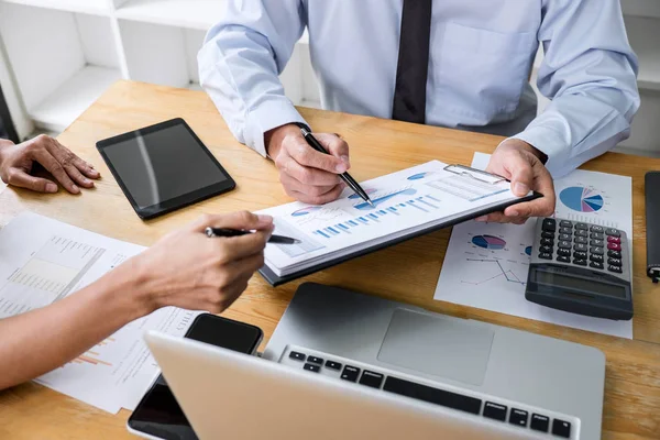 Business team manager meeting discussing company project success — Stock Photo, Image