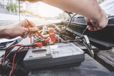 Hizmetleri araba motoru makinesi konsepti, otomobil mekanik repairm