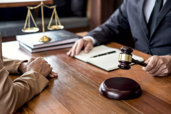 Injured testifying court Stock Photos Royalty Free Injured testifying Injured testifying court Stock Photos Royalty Free Injured testifying