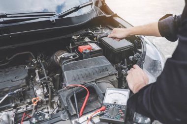 Hizmetleri araba motoru makinesi konsepti, otomobil mekanik repairm