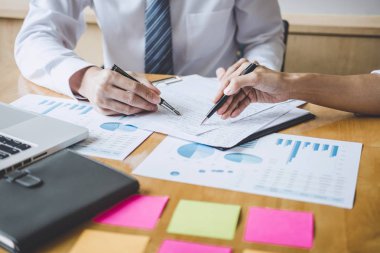 Konferans, iş takım meslektaşları çalışırdı tartışmaya çalışan Co