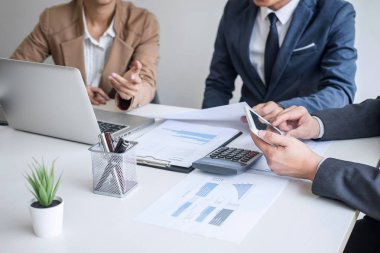 İş ekibi toplantı mevcut, Sekreter sunum yeni bir fikir