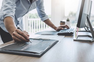 Profesyonel programcı programlama ve geliştirme çalışma