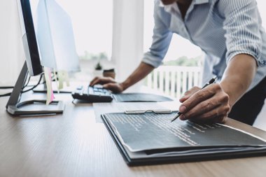 Profesyonel programcı programlama ve geliştirme çalışma