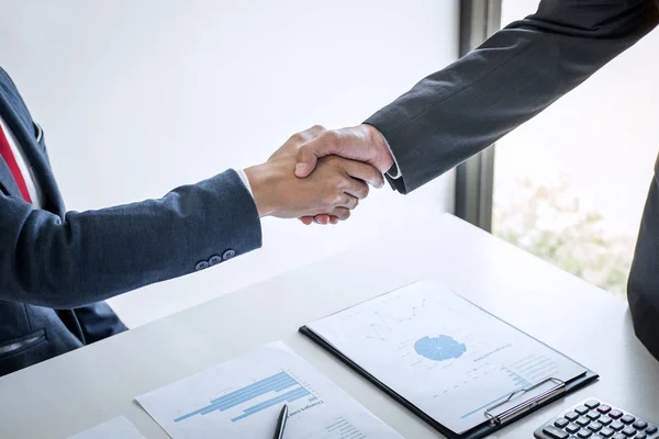 Meeting and greeting concept, Two confident Business handshake a — Stock Photo, Image