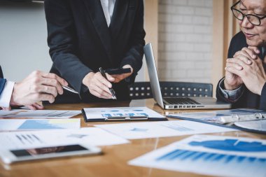 Konferans, iş takım meslektaşları çalışırdı tartışmaya çalışan Co
