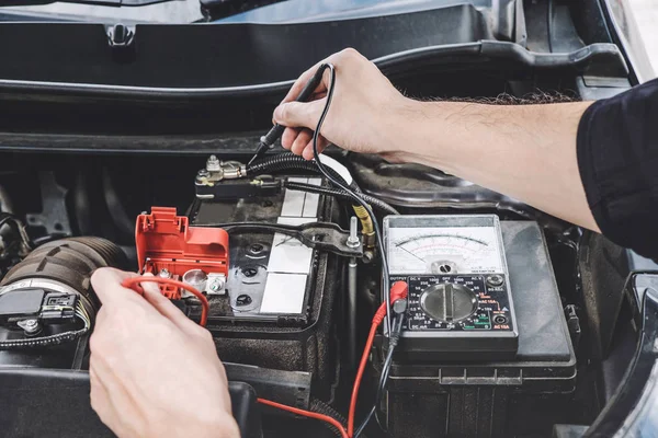 Servicios concepto de máquina de motor de coche, reparación mecánica de automóviles —  Fotos de Stock