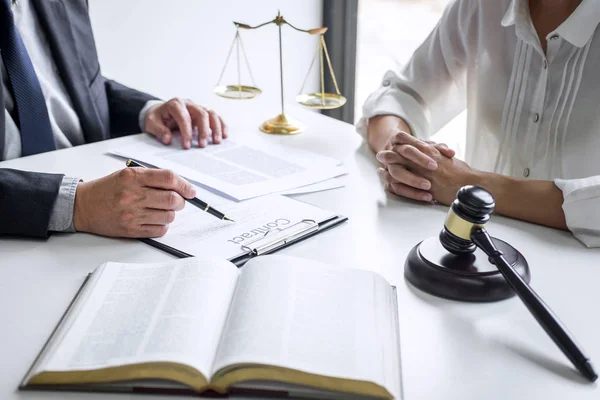 Businesswoman and Male lawyer or judge consult and conference ha — Stock Photo, Image