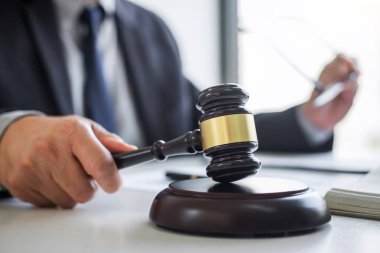 Yargıç tokmak ile Adalet avukatlar, avukat takım elbise veya avukat wo