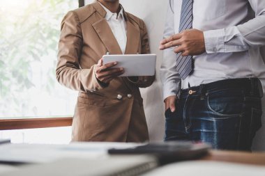 İş takım meslektaşım çalışan ve konferans ile yeni başlangıç 