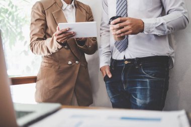 İş takım meslektaşım çalışan ve konferans ile yeni başlangıç 