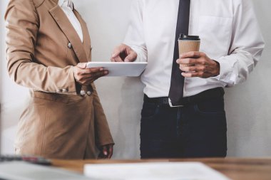 İş takım meslektaşım çalışan ve konferans ile yeni başlangıç 