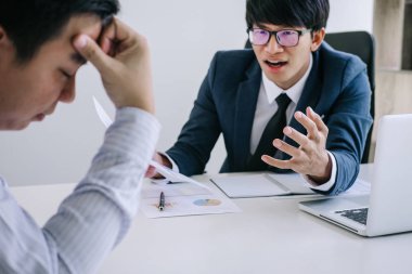 Patron ve üst düzey yönetim ekibi hissi stres ve ciddi busin başarısız