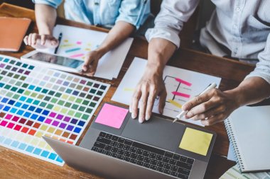 Yaratıcı Web / Grafik Tasarımcı planlama, çizim web sitesi Ekibi 
